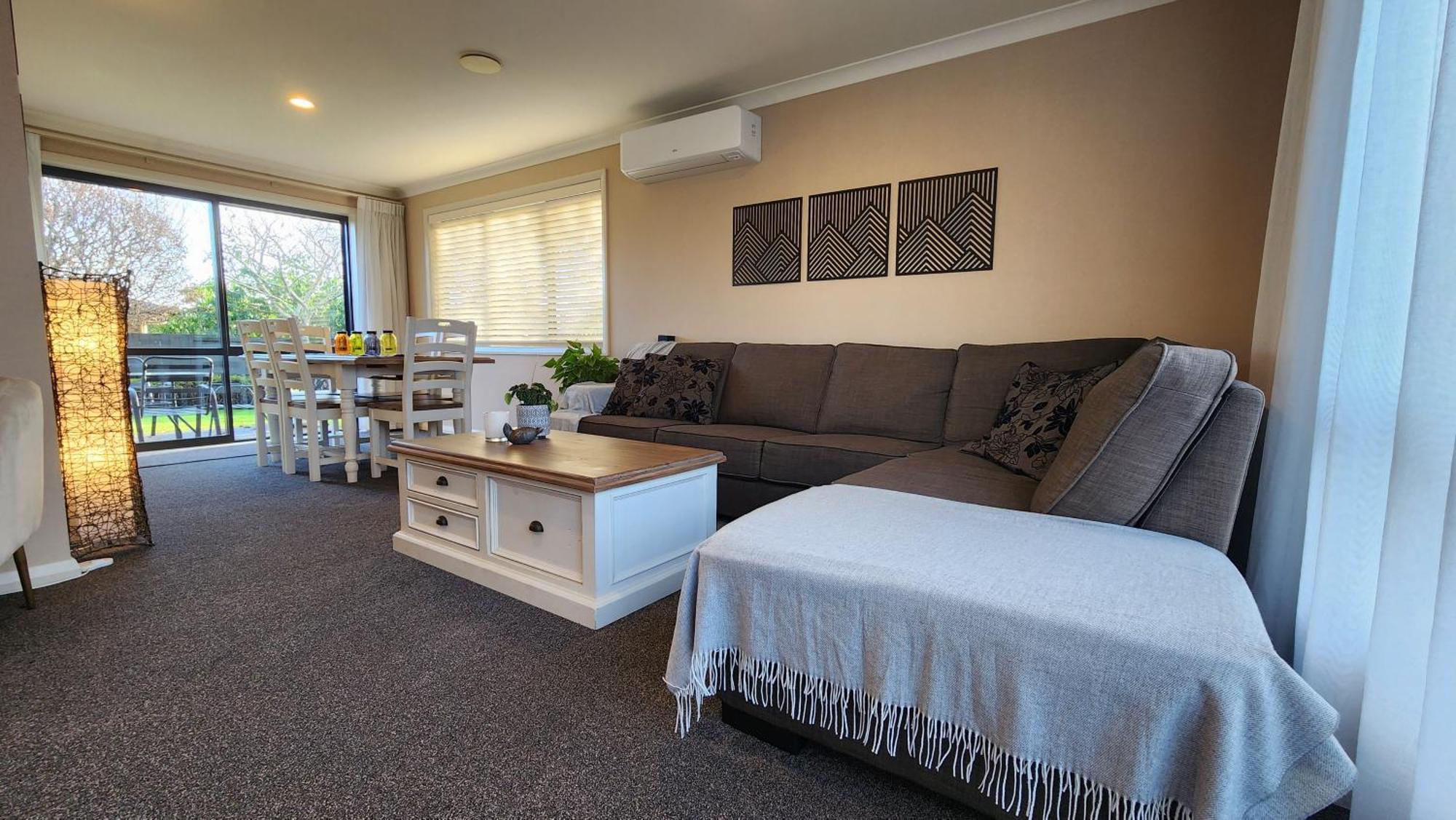 Huntington Honey Apartment Hamilton Exterior photo